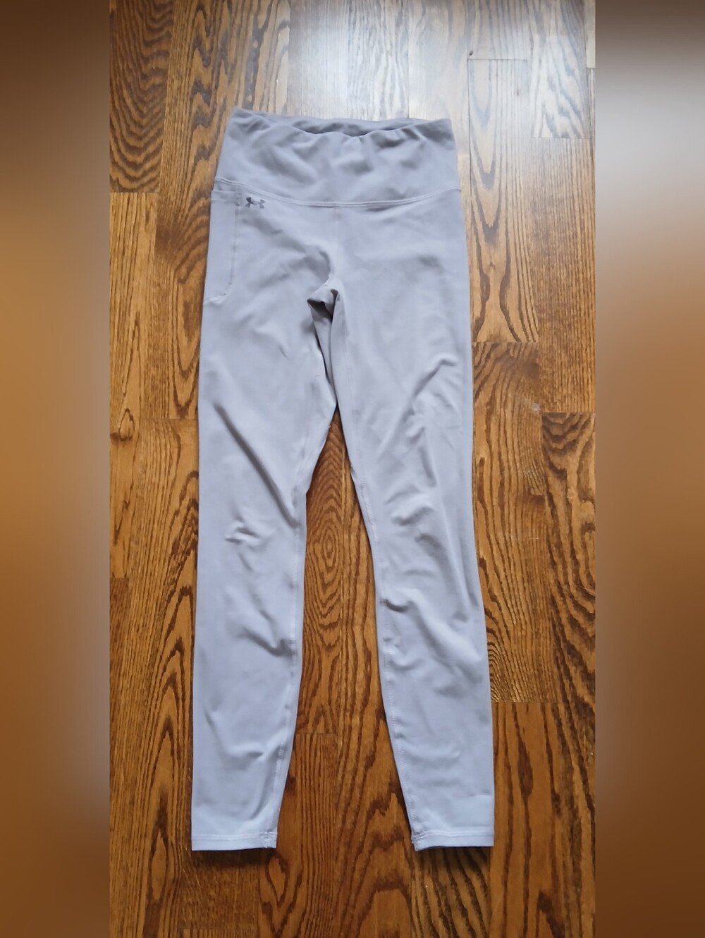 Under Armour Petite Ladies Light Gray Athletic Leggings